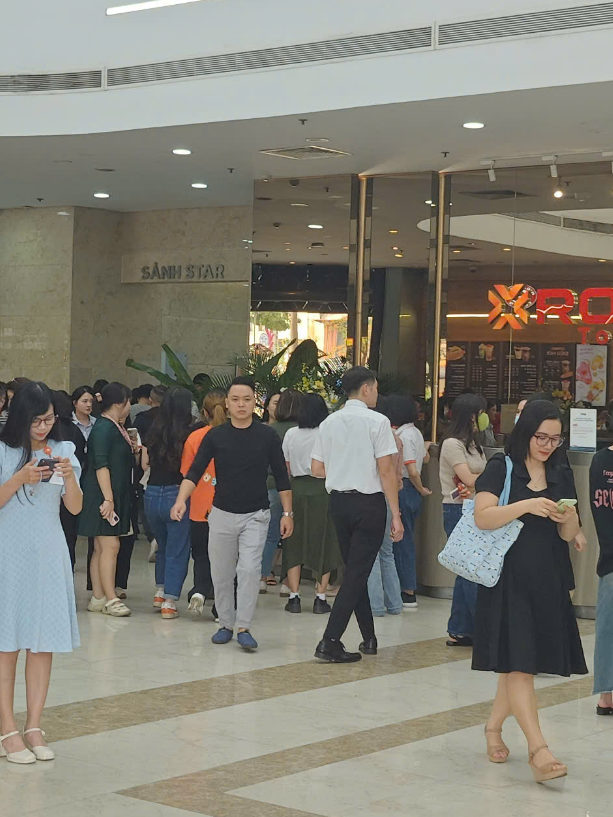 Đêm 12/11, Hà Nội bất ngờ rung lắc- Ảnh 1.