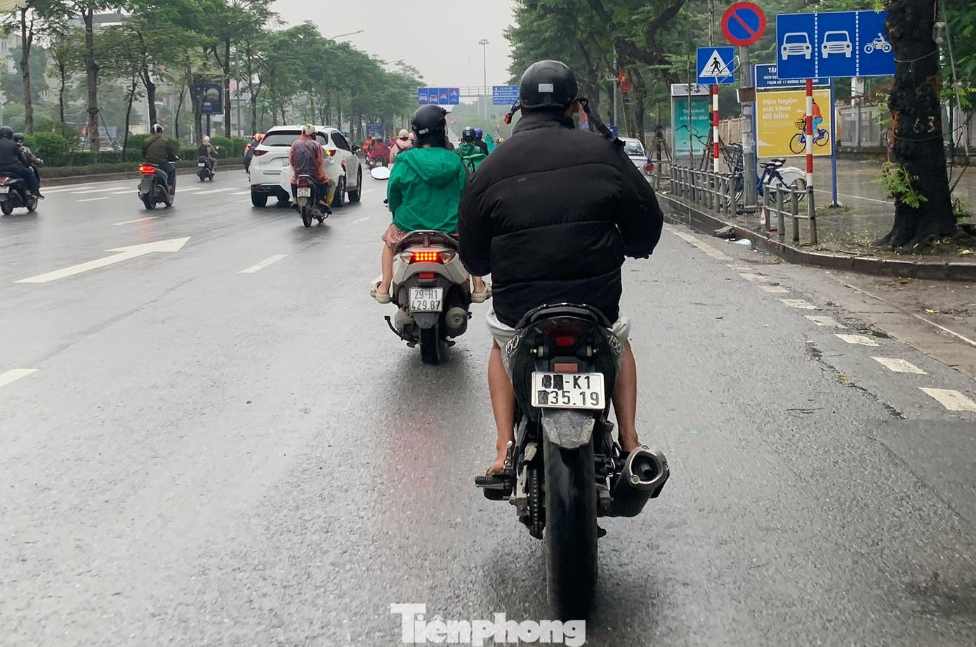 Muôn kiểu chiêu trò che biển né ‘mắt thần’ AI trên đường phố Hà Nội- Ảnh 3.