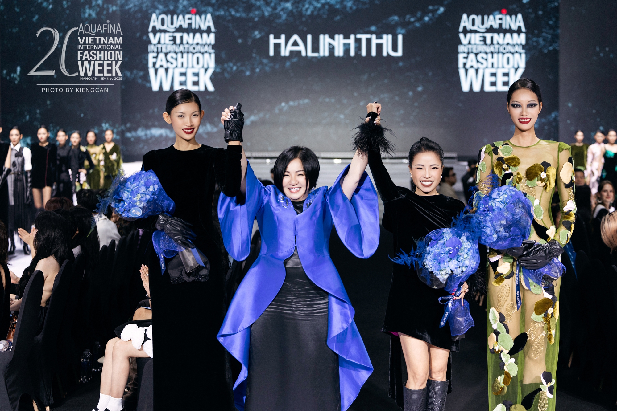 Từ những mũi thêu tay đến tinh thần couture bền bỉ của thương hiệu có tuổi đời 24 năm nổi tiếng với kỹ thuật xử lý nhung và lụa- Ảnh 1. Từ những mũi thêu tay đến tinh thần couture bền bỉ của thương hiệu có tuổi đời 24 năm nổi tiếng với kỹ thuật xử lý nhung và lụa- Ảnh 1.