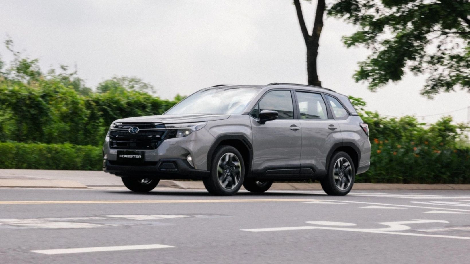 Subaru Forester mới chào giá từ 1,3 tỷ - lấy gì cạnh tranh với Mazda CX-5, Honda CR-V?- Ảnh 1.