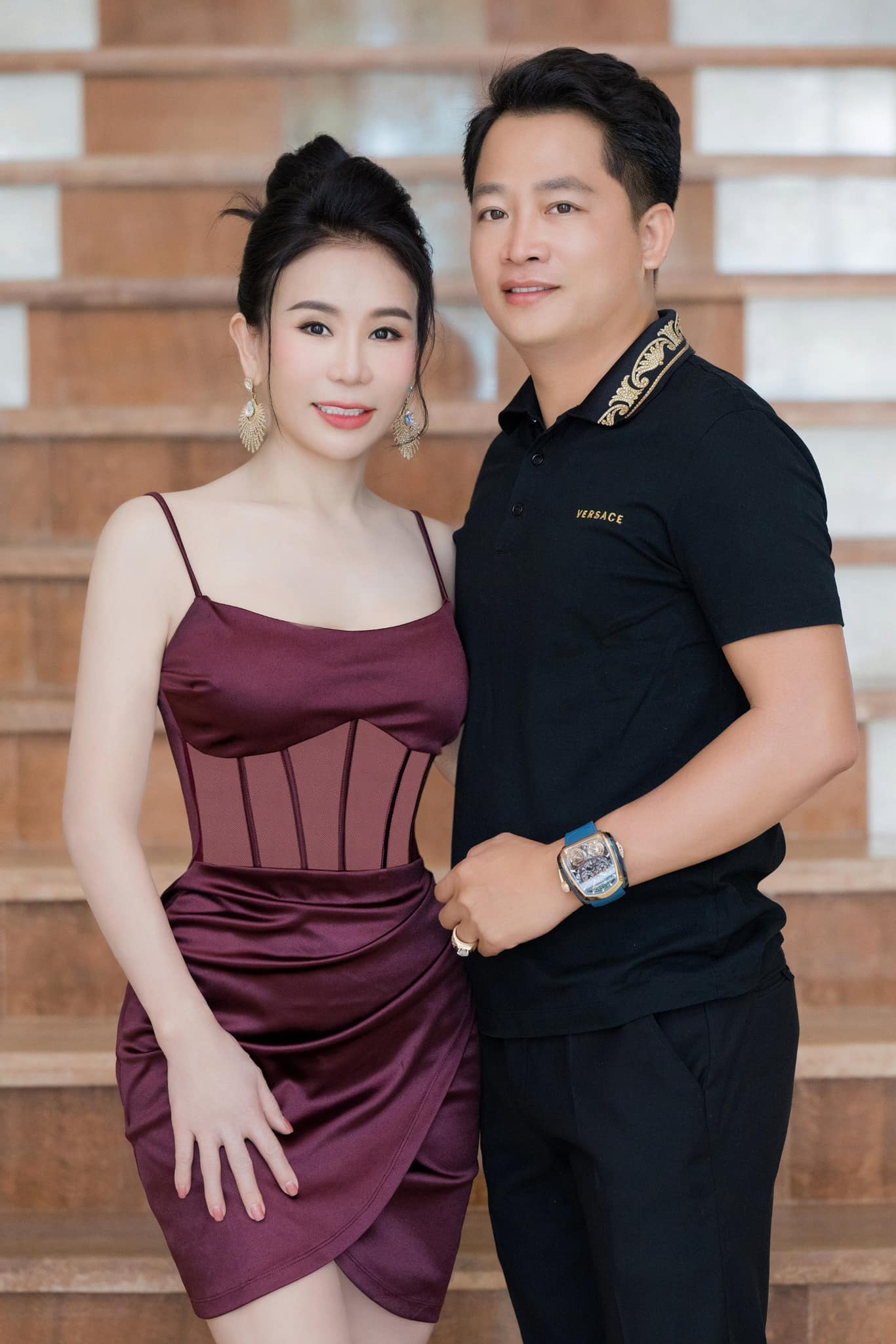 Vợ chồng Mailisa đang nắm giữ những "quân bài" nào?- Ảnh 1. Vợ chồng Mailisa đang nắm giữ những "quân bài" nào?- Ảnh 1.