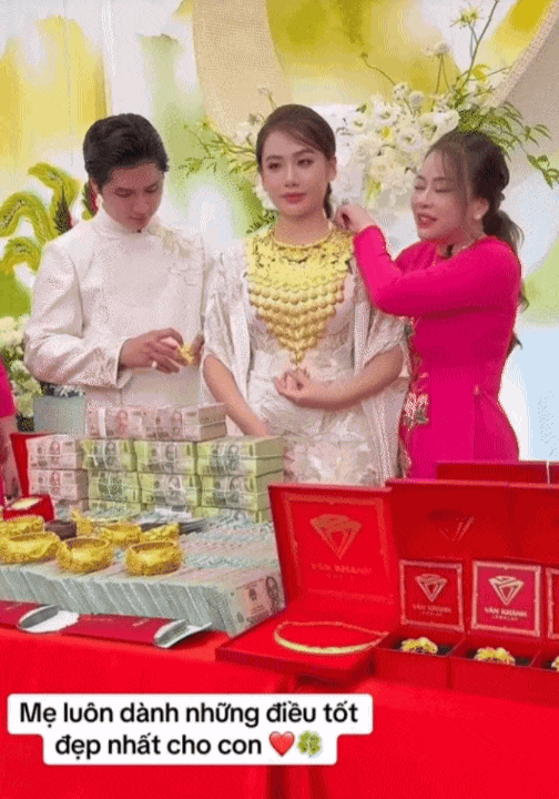 Ái nữ tiệm vàng lớn nhất miền Tây sinh con đầu lòng: Công chúa tiệm vàng đời thứ 3, cuộc sống vàng son từ trong nôi- Ảnh 4.