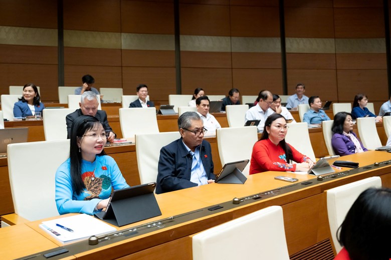 Chi hơn 1,35 triệu tỉ đồng để đảm bảo tiền lương cơ sở 2,34 triệu đồng/tháng- Ảnh 1.