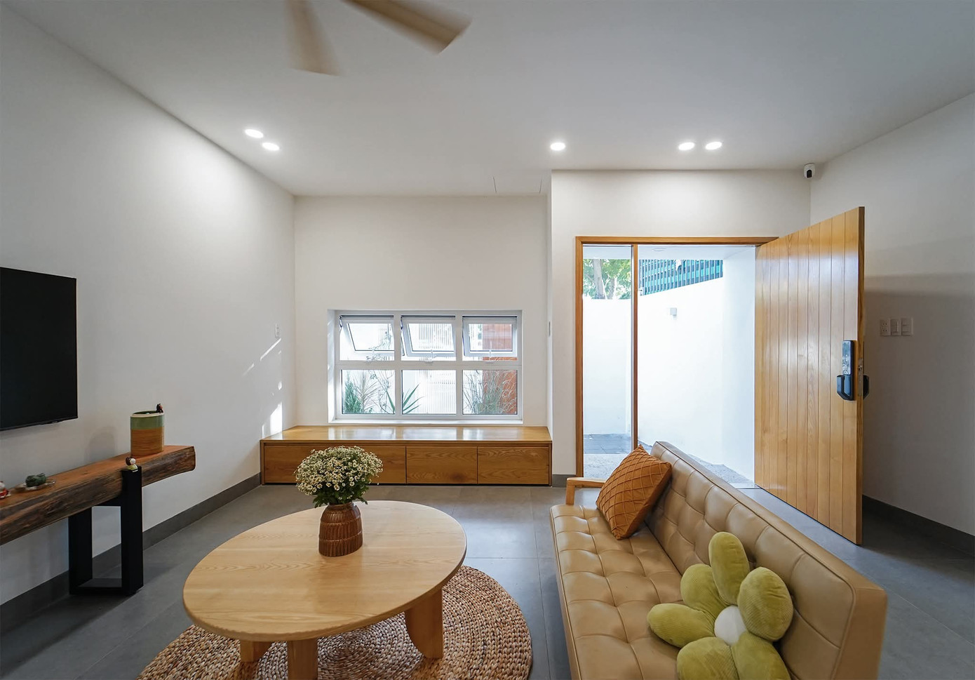 Nhà phố 2,5 tầng tràn ngập ánh sáng tự nhiên- Ảnh 9.