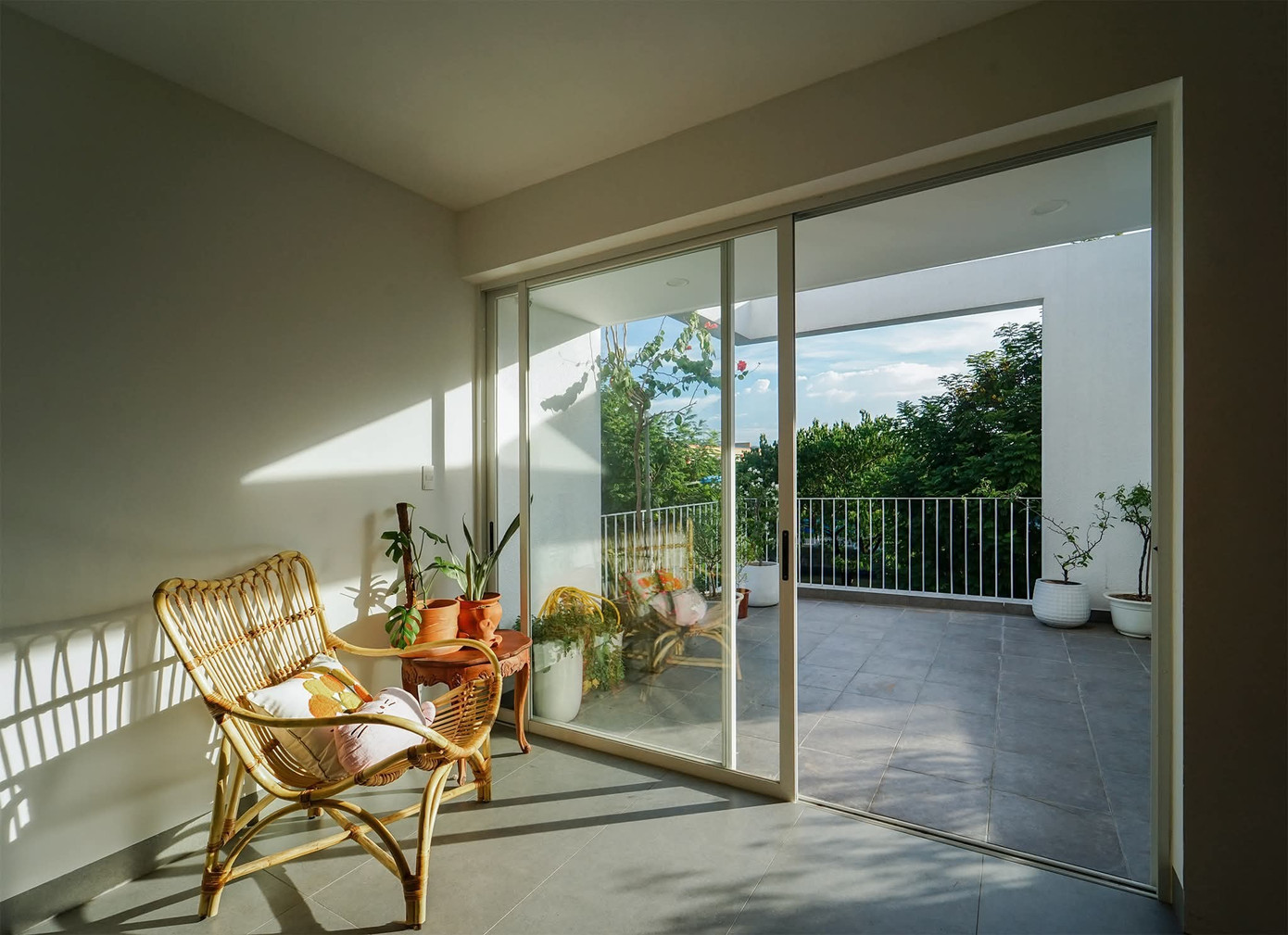 Nhà phố 2,5 tầng tràn ngập ánh sáng tự nhiên- Ảnh 13.