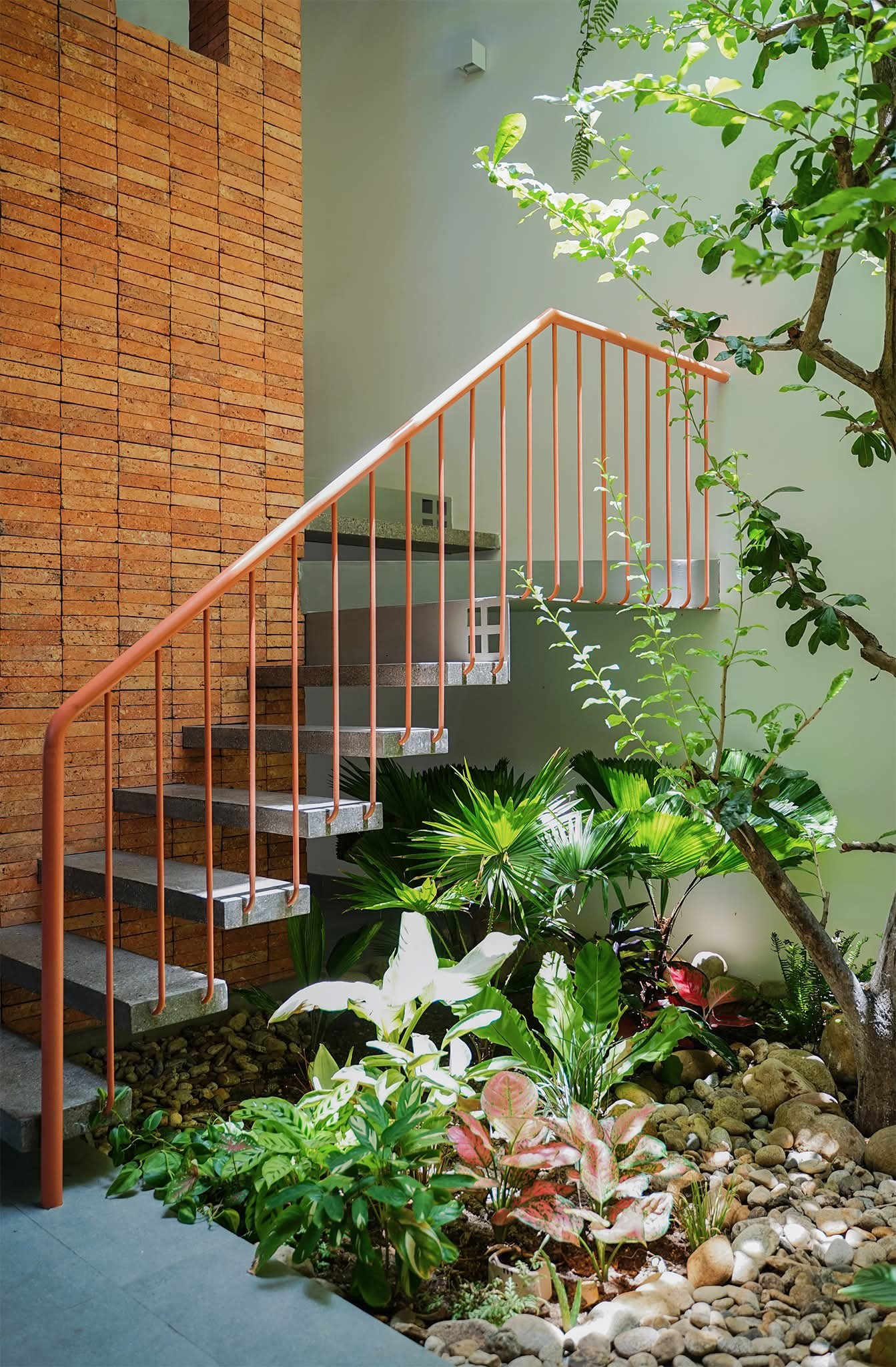 Nhà phố 2,5 tầng tràn ngập ánh sáng tự nhiên- Ảnh 8.