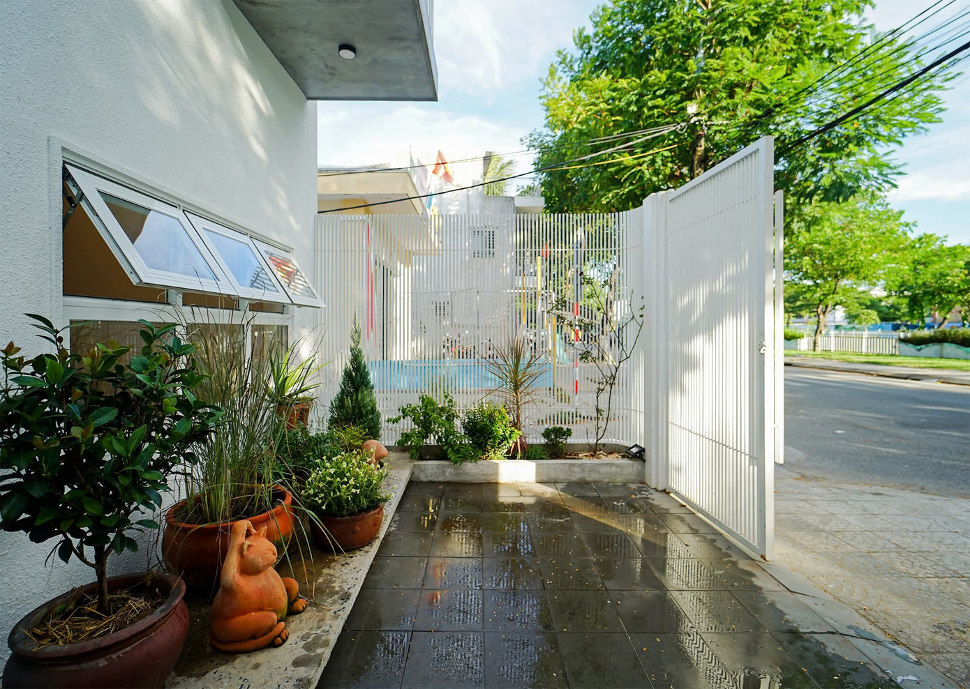 Nhà phố 2,5 tầng tràn ngập ánh sáng tự nhiên- Ảnh 2.