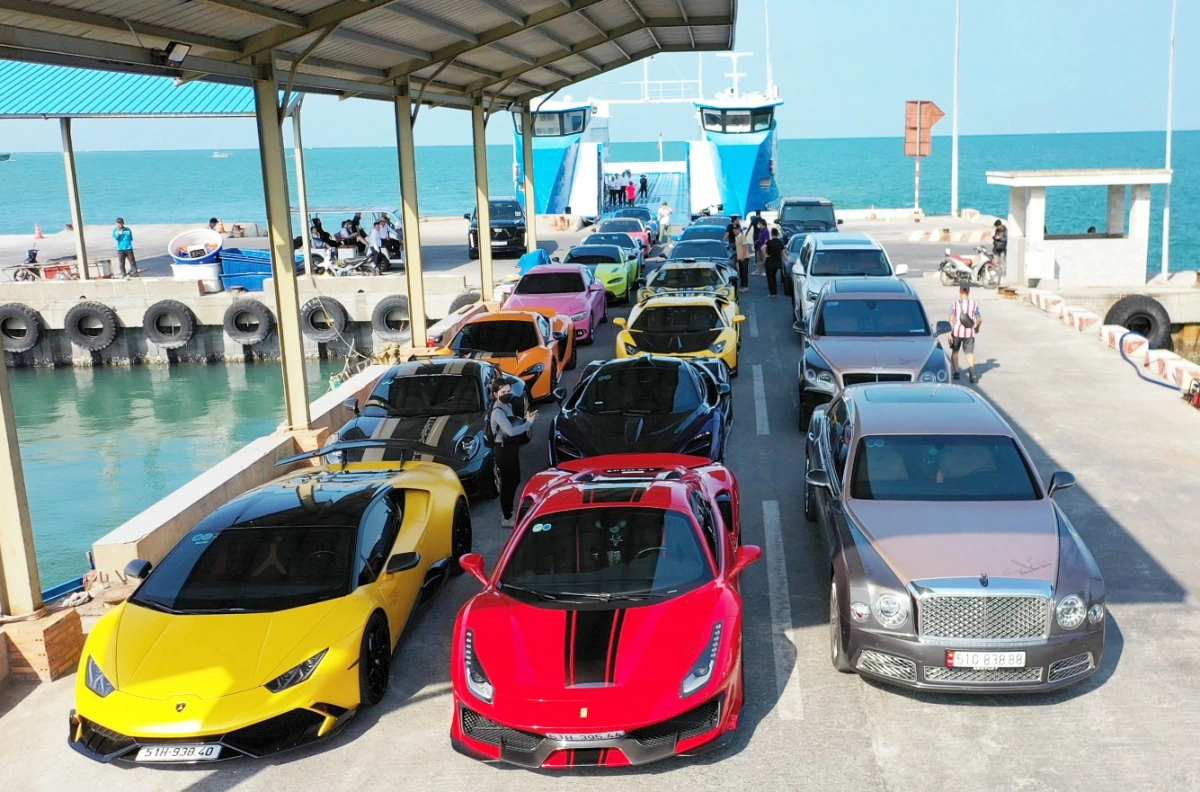 Dàn siêu xe hơn 300 tỷ đồng của vợ chồng đại gia Hoàng Kim Khánh và Mailisa- Ảnh 5.