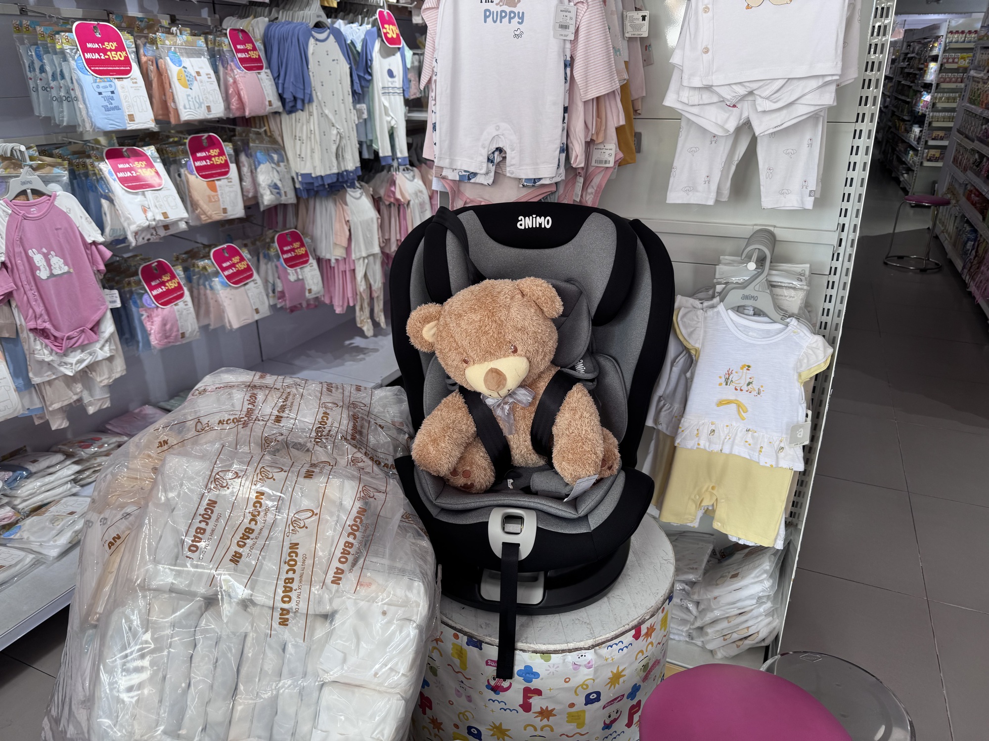 “Chạy đua” tìm mua ghế ngồi ô tô cho trẻ em- Ảnh 2.