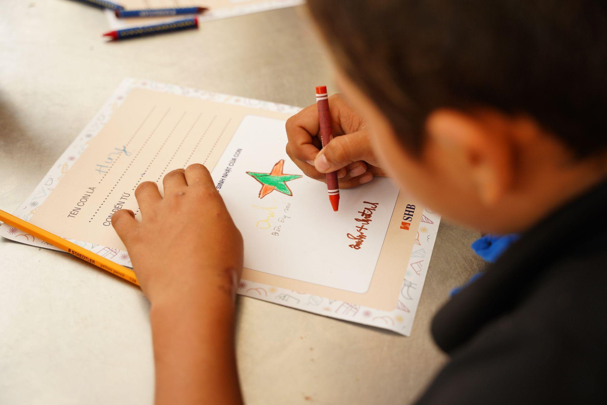 Sinh nhật đặc biệt - Khi hạnh phúc được gieo từ những điều nhỏ bé- Ảnh 6. Sinh nhật đặc biệt - Khi hạnh phúc được gieo từ những điều nhỏ bé- Ảnh 6.