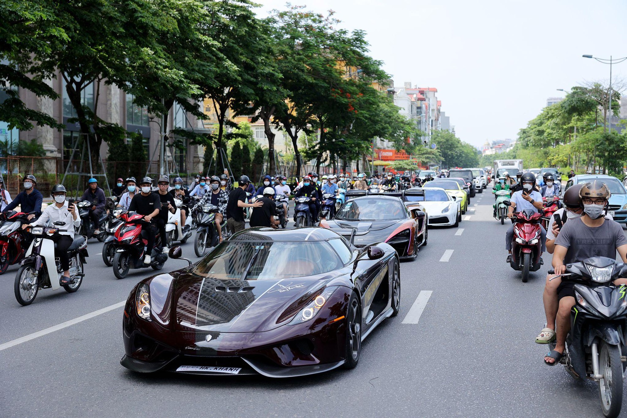 Dàn siêu xe hơn 300 tỷ đồng của vợ chồng đại gia Hoàng Kim Khánh và Mailisa- Ảnh 8.