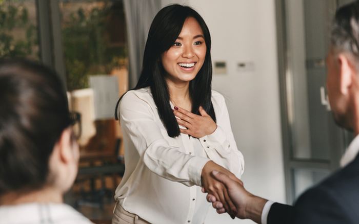 Nhà tuyển dụng hỏi “Bạn sống ở đâu?”, người EQ thấp nói tuột địa chỉ, người EQ cao trả lời cực khôn ngoan, ghi điểm tuyệt đối- Ảnh 2.