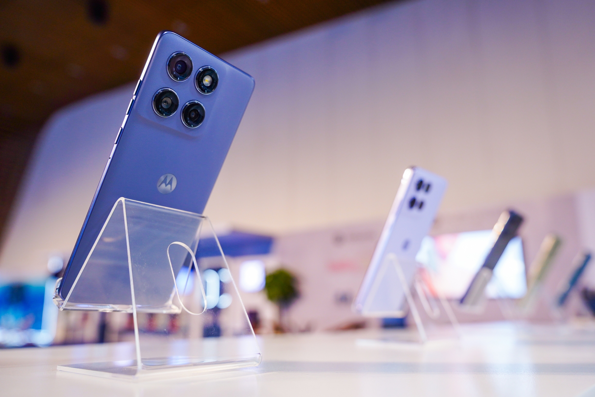 Motorola chính thức trở lại Việt Nam: Ra mắt 5 smartphone mới, giá 3-20 triệu đồng- Ảnh 2.