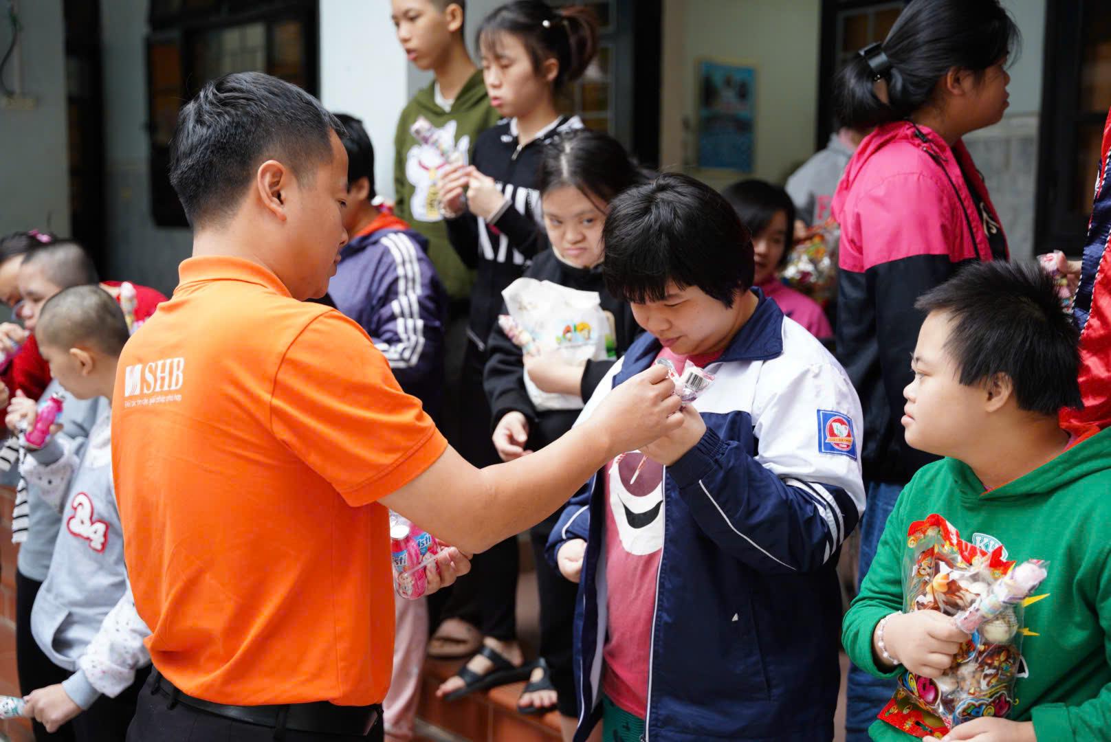 Sinh nhật đặc biệt - Khi hạnh phúc được gieo từ những điều nhỏ bé- Ảnh 1. Sinh nhật đặc biệt - Khi hạnh phúc được gieo từ những điều nhỏ bé- Ảnh 1.