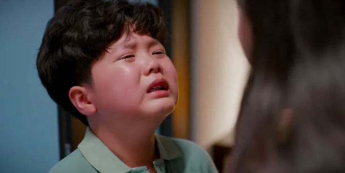 Sao nhí Gió Ngang Khoảng Trời Xanh thoại 1 câu khiến triệu người khóc nghẹn, diễn đỉnh không thua gì Phương Oanh- Ảnh 3. Sao nhí Gió Ngang Khoảng Trời Xanh thoại 1 câu khiến triệu người khóc nghẹn, diễn đỉnh không thua gì Phương Oanh- Ảnh 3.