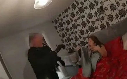 'Nữ hoàng bitcoin' Trung Quốc mơ 'trị vì Liberland' sa lưới: Hai lần cảnh sát ập vào đều nằm trên giường- Ảnh 3. 'Nữ hoàng bitcoin' Trung Quốc mơ 'trị vì Liberland' sa lưới: Hai lần cảnh sát ập vào đều nằm trên giường- Ảnh 3.