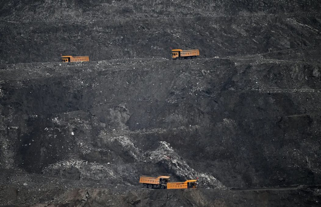 Giá bạc "bay phấp phới" sau khi Mỹ đưa Bạc vào danh sách khoáng sản chiến lược- Ảnh 2.