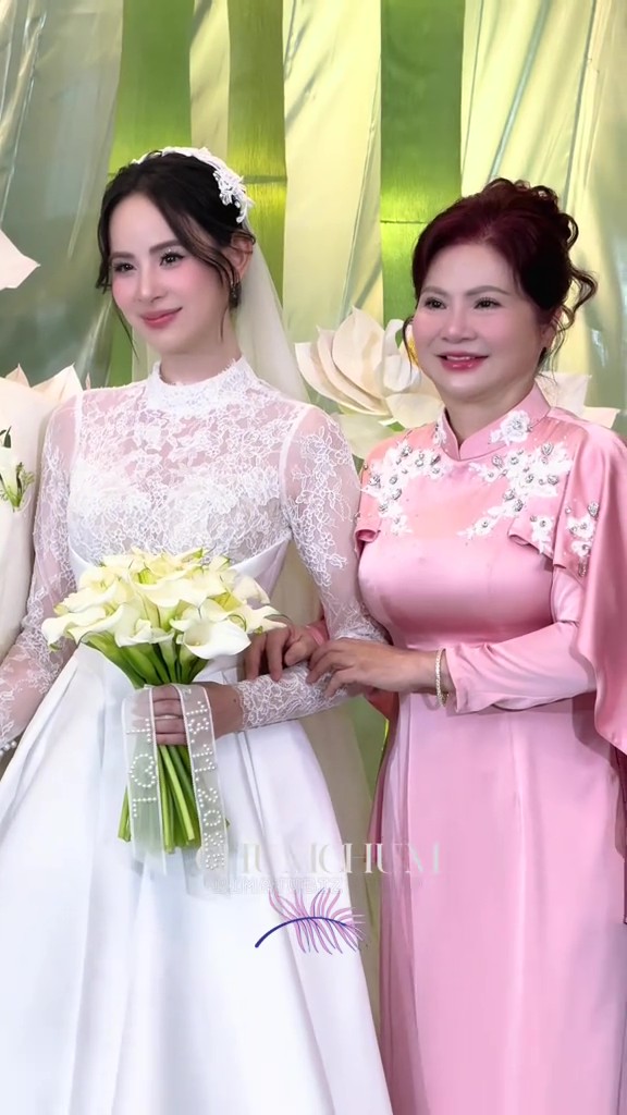 Hương Liên cưới con trai cựu chủ tịch hôm nay: Mẹ chồng và mẹ ruột được khen nức nở- Ảnh 1.