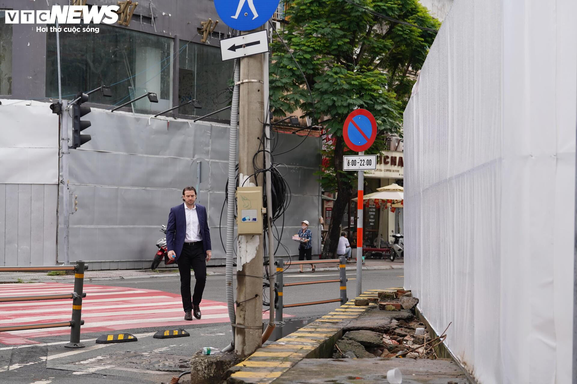 Cận cảnh cao ốc vị trí 'kim cương' được bà Trương Mỹ Lan xin tiếp tục đầu tư- Ảnh 9.