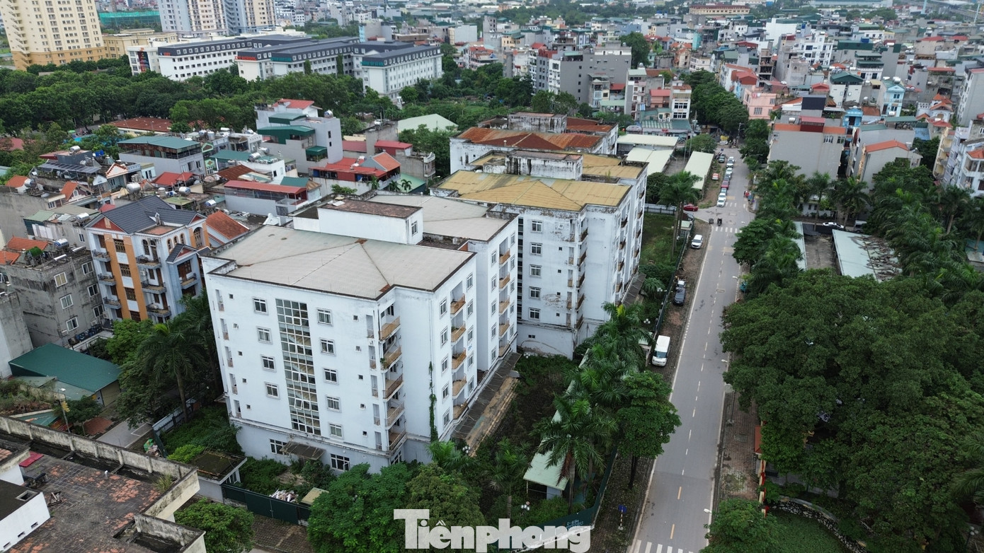 Cảnh lạnh lẽo, lãng phí khu 7 tòa nhà tái định cư bỏ hoang ở Hà Nội- Ảnh 2.