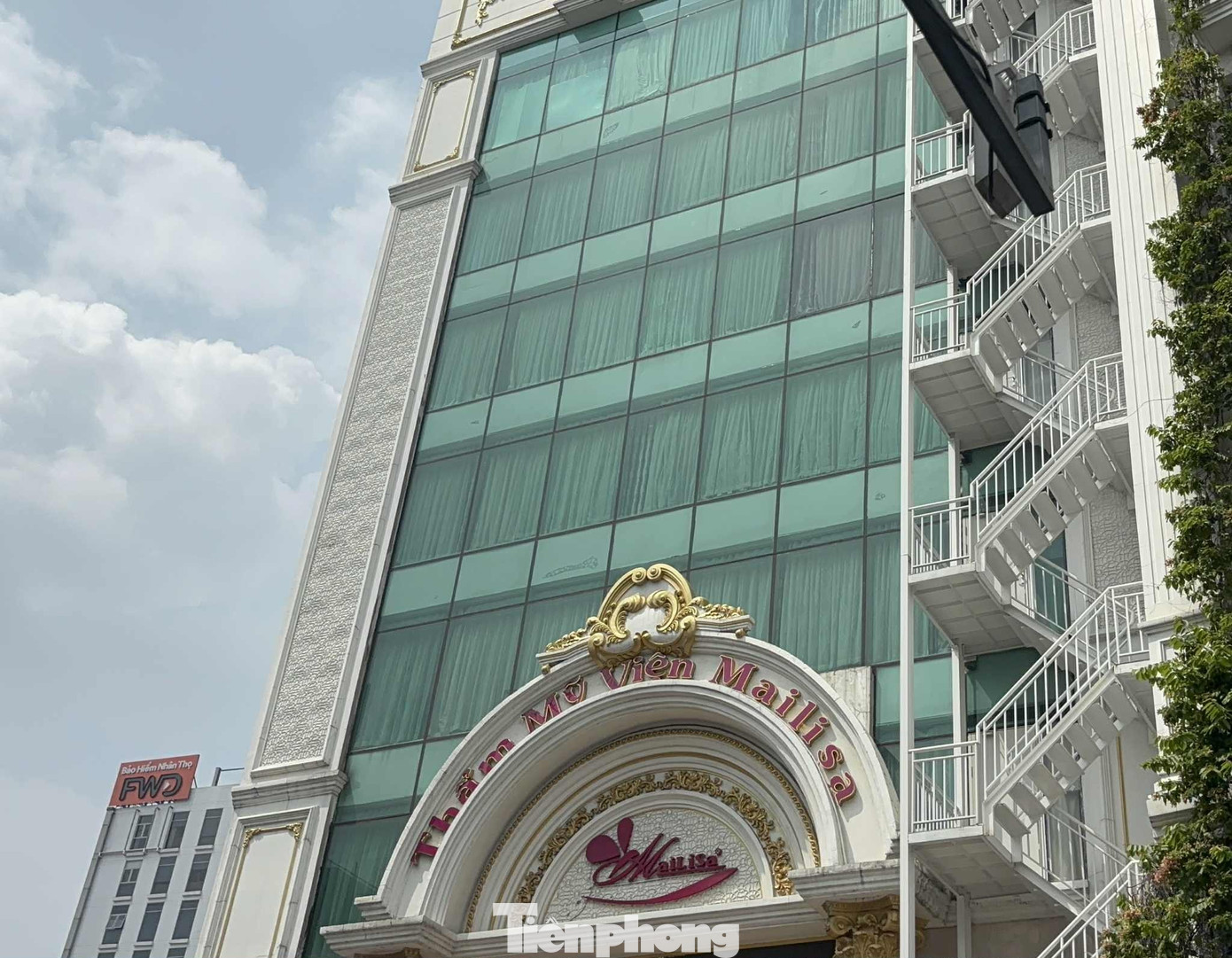 Công an thu giữ nhiều tài liệu từ khám xét Thẩm mỹ viện Mailisa TPHCM- Ảnh 3.