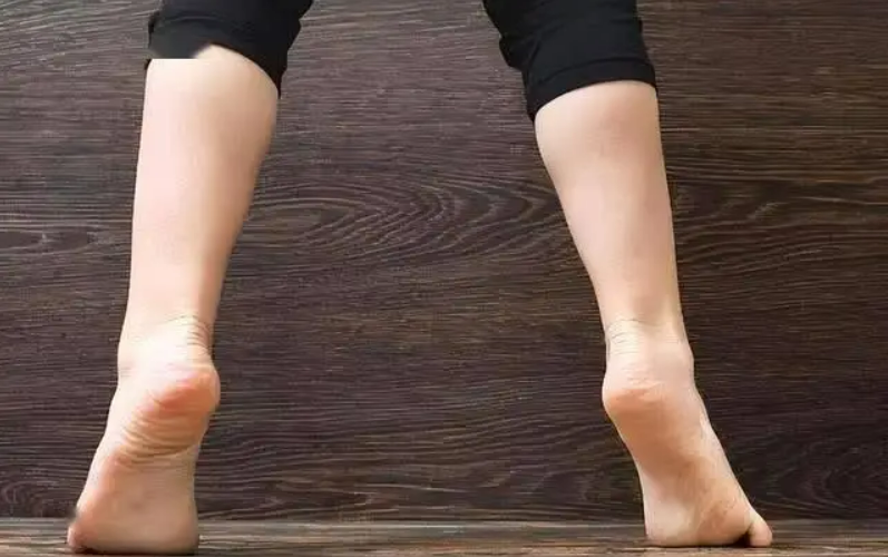 Cụ bà 97 tuổi ở một mình nói thẳng: Sau 70 tuổi, bài tập tốt nhất để kéo dài tuổi thọ không phải đi bộ mà là 6 động tác này- Ảnh 2.