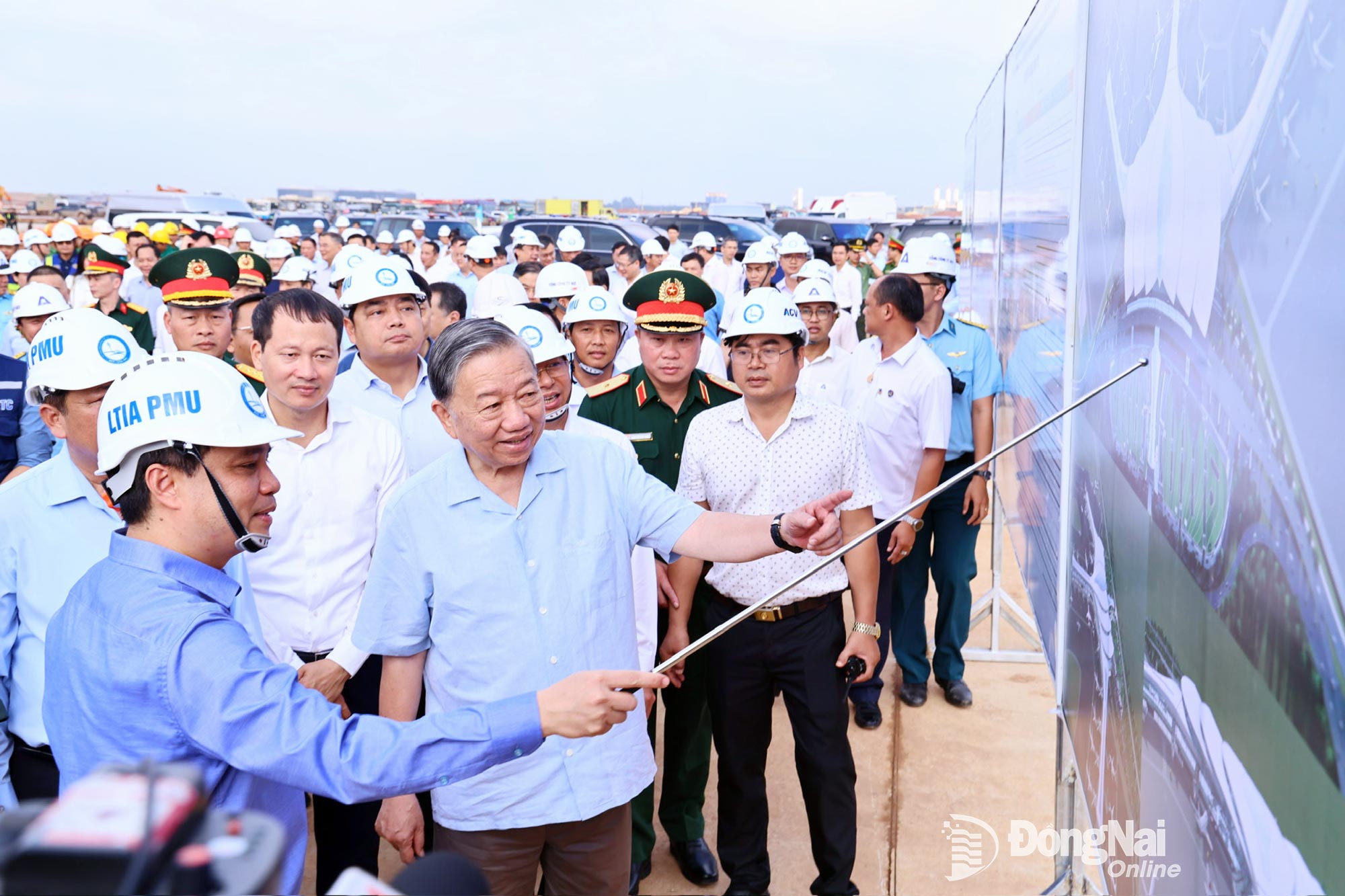 Trước ngày trọng đại, Tổng Bí thư Tô Lâm thị sát và động viên toàn lực lượng thi công siêu dự án 16 tỷ USD của Việt Nam- Ảnh 2.