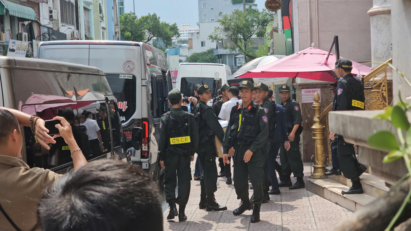 Công an thu giữ nhiều tài liệu từ khám xét Thẩm mỹ viện Mailisa TPHCM- Ảnh 5.