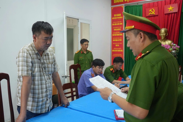 Bắt tạm giam 1 cựu giám đốc chi nhánh ngân hàng ở Cần Thơ- Ảnh 3. Bắt tạm giam 1 cựu giám đốc chi nhánh ngân hàng ở Cần Thơ- Ảnh 3.