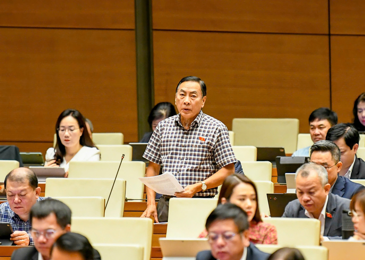 Cán bộ địa chính xuống chỉ vị trí thì làm gì có vụ 'xây nhầm nhà trên đất người khác'- Ảnh 1.