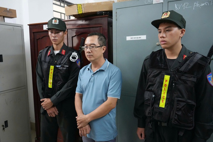 Bắt tạm giam 1 cựu giám đốc chi nhánh ngân hàng ở Cần Thơ- Ảnh 1. Bắt tạm giam 1 cựu giám đốc chi nhánh ngân hàng ở Cần Thơ- Ảnh 1.