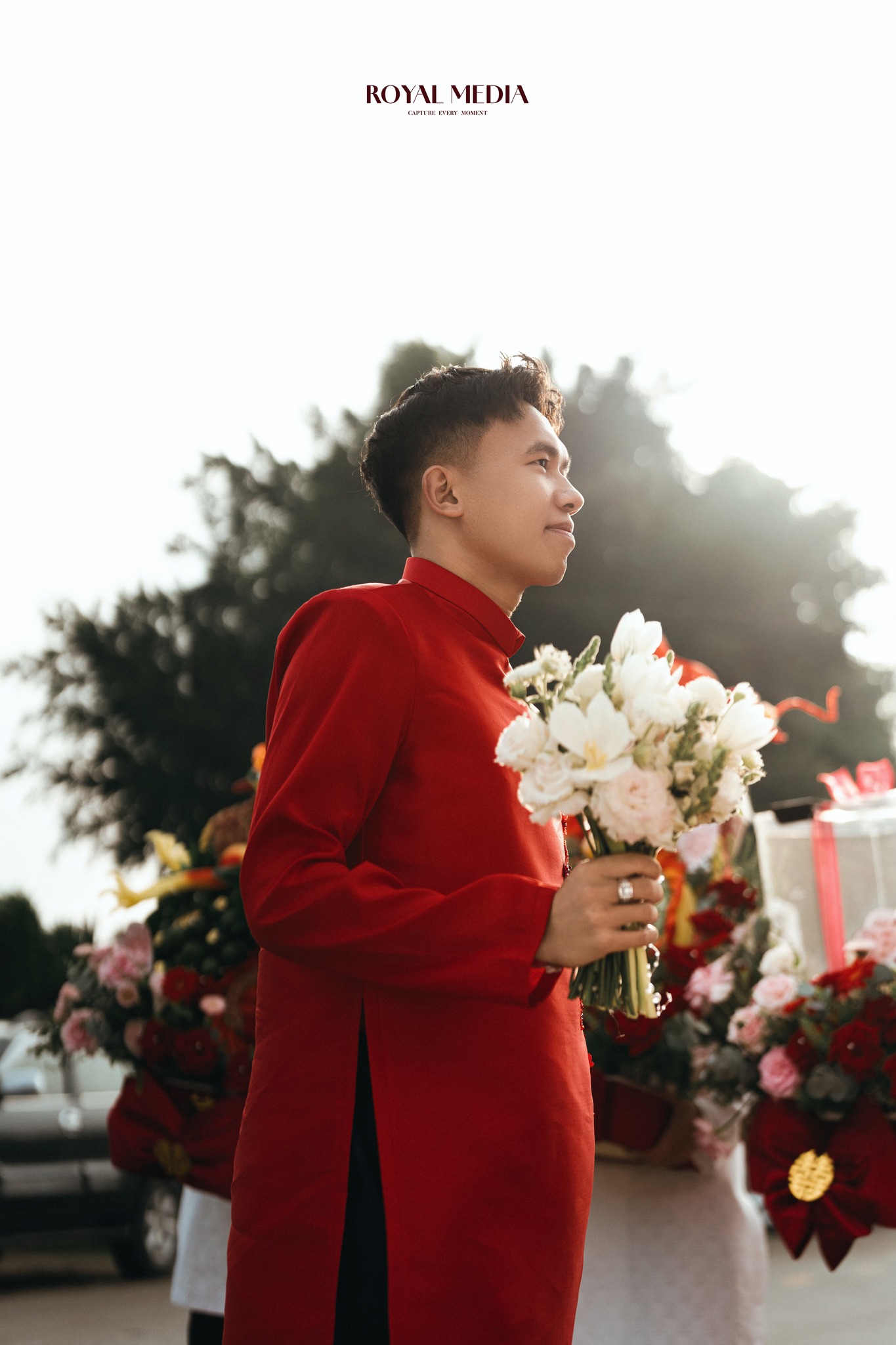 Cưới tiền vệ đội tuyển Việt Nam, cô dâu vàng đeo trĩu cổ đúng chuẩn Cưới tiền vệ đội tuyển Việt Nam, cô dâu vàng đeo trĩu cổ đúng chuẩn