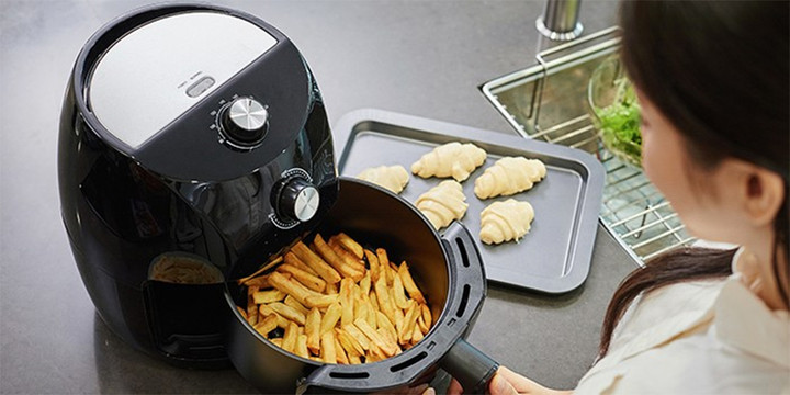 10 sai lầm khi sử dụng nồi chiên không dầu khiến món ăn kém ngon, nồi nhanh hỏng- Ảnh 1.