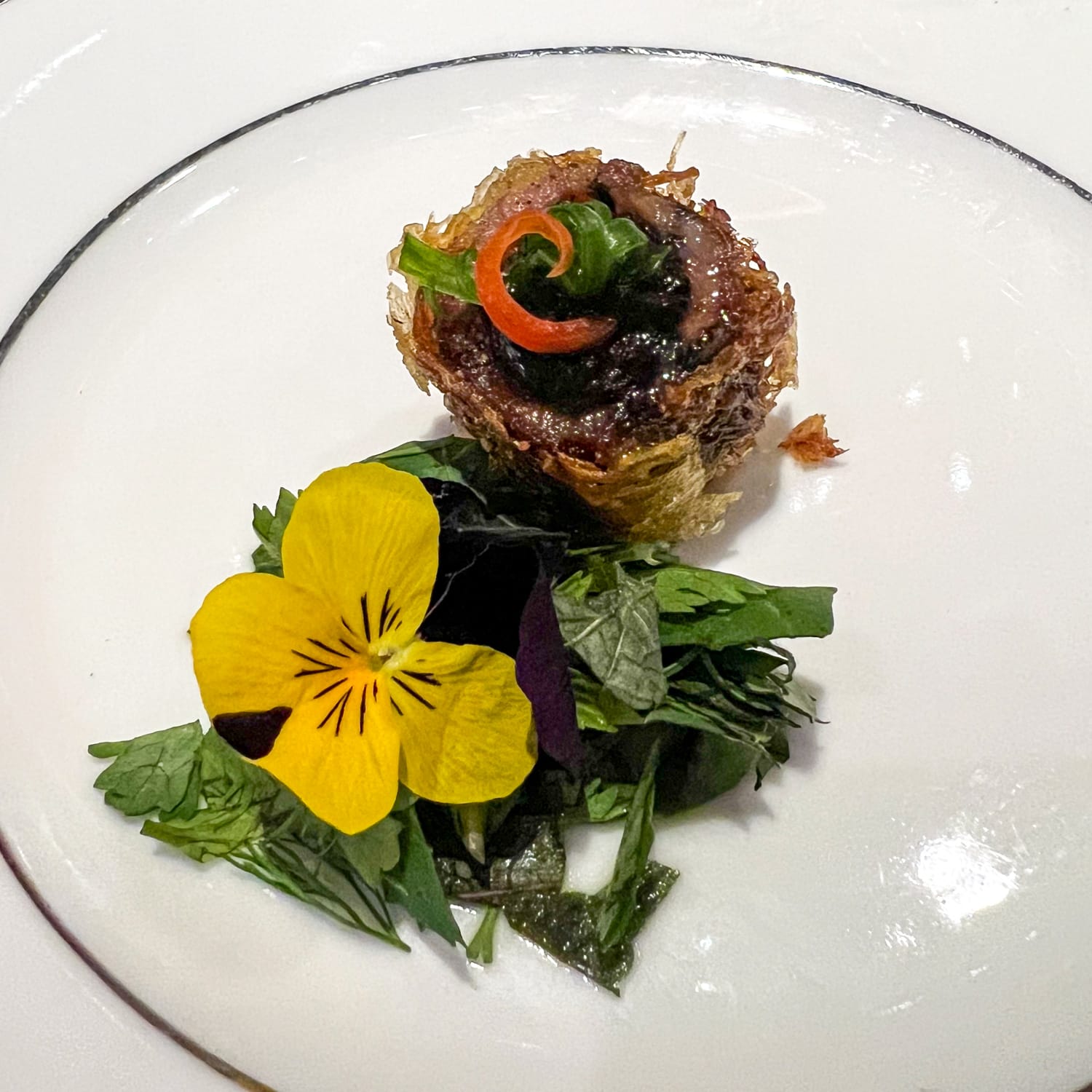 Ẩm thực cao cấp của Việt Nam là như thế nào? Khách Tây nếm thử 12 món của nhà hàng Ẩm thực cao cấp của Việt Nam là như thế nào? Khách Tây nếm thử 12 món của nhà hàng