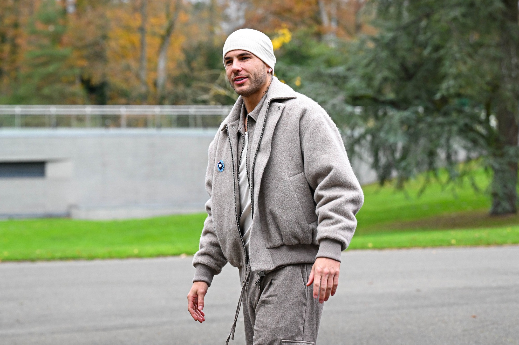 MXH bất ngờ về đội bóng mặc đẹp nhất thế giới: Biết cầu thủ giàu rồi nhưng trình chơi đồ hiệu quá "khét"- Ảnh 8.