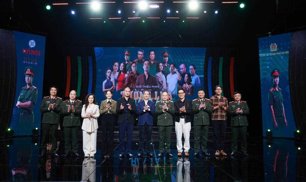 3 triệu lượt xem cuộc đấu trí căng thẳng giữa lực lượng Công an và đường dây lừa đảo chiếm đoạt hàng nghìn tỷ đồng- Ảnh 2. 3 triệu lượt xem cuộc đấu trí căng thẳng giữa lực lượng Công an và đường dây lừa đảo chiếm đoạt hàng nghìn tỷ đồng- Ảnh 2.