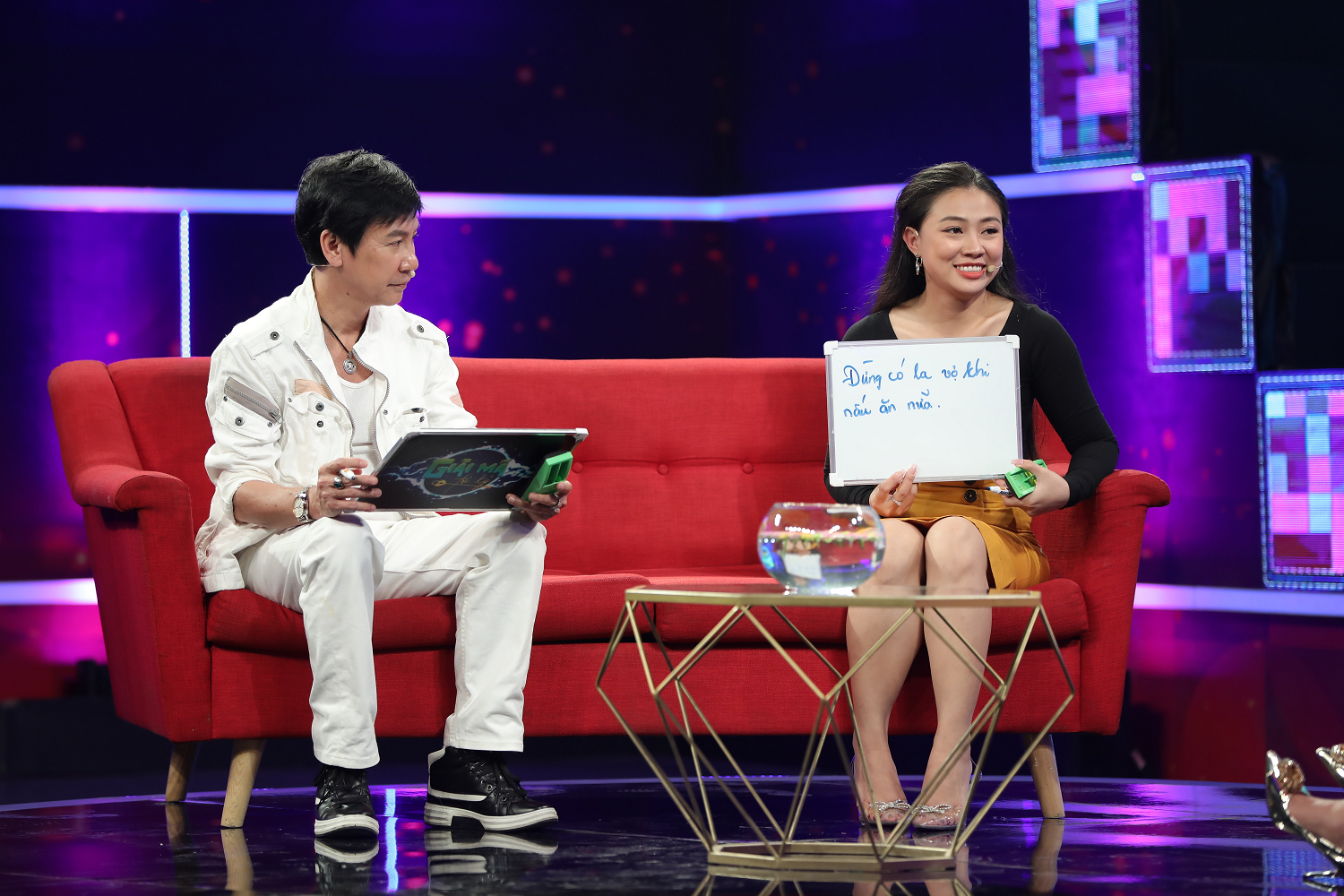 Nam nghệ sĩ 61 tuổi được vợ kém gần 30 tuổi xem như báu vật: Thích ở nhà dọn dẹp, nấu nướng, giặt giũ- Ảnh 3. Nam nghệ sĩ 61 tuổi được vợ kém gần 30 tuổi xem như báu vật: Thích ở nhà dọn dẹp, nấu nướng, giặt giũ- Ảnh 3.