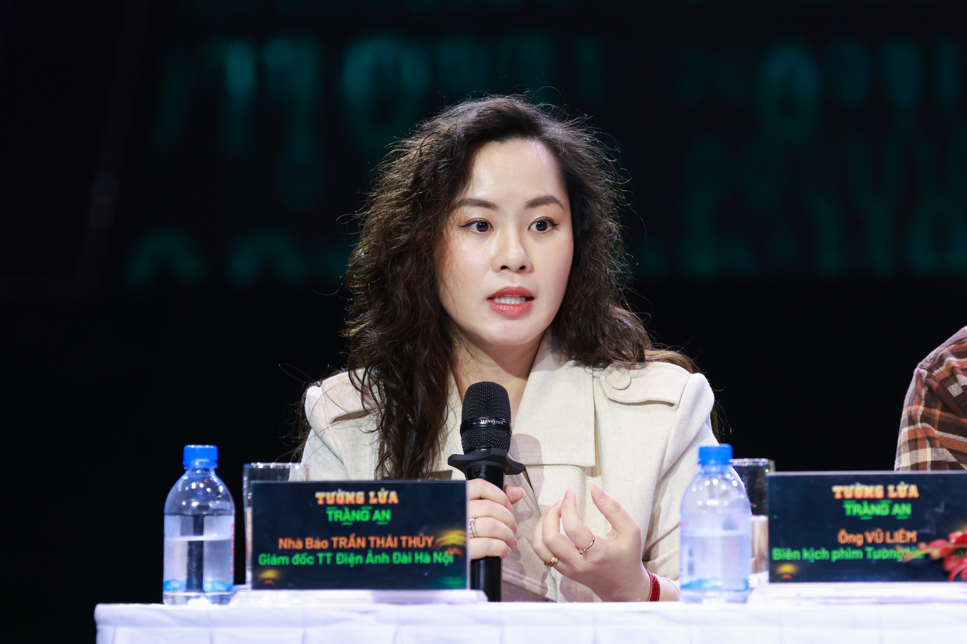 Bắt giữ TikToker Hà Nội lừa đảo 5.300 tỷ đồng, lần đầu tiên Việt Nam triệt phá ổ tội phạm xuyên biên giới- Ảnh 3.