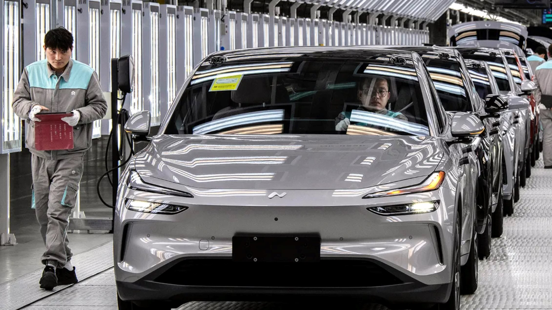 Trung Quốc muốn biến 20 triệu xe điện thành pin năng lượng khổng lồ, bản đồ năng lượng toàn cầu sắp thay đổi- Ảnh 1.