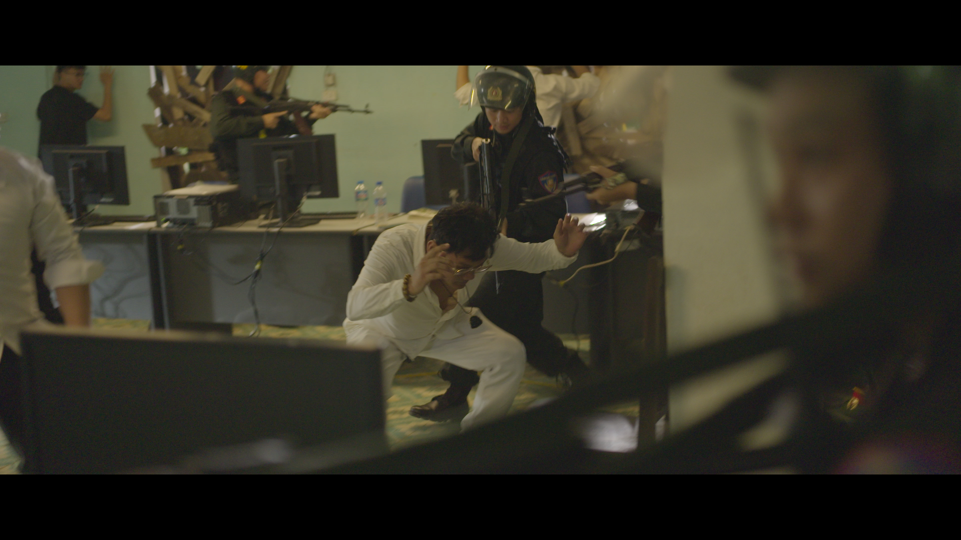 Bắt giữ TikToker Hà Nội lừa đảo 5.300 tỷ đồng, lần đầu tiên Việt Nam triệt phá ổ tội phạm xuyên biên giới- Ảnh 5.