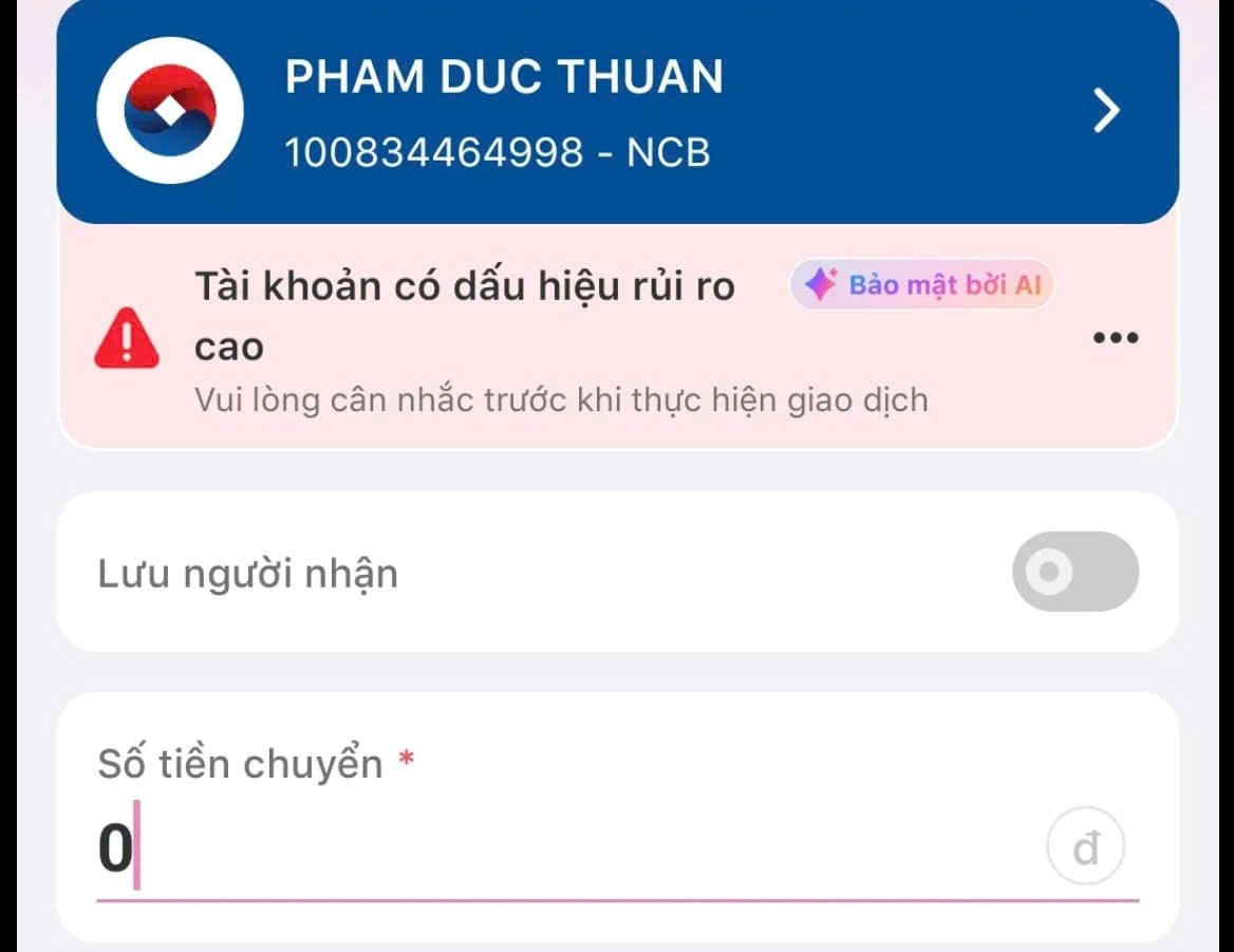 Đang định chuyển tiền vào tài khoản ngân hàng cho shipper, một dòng bất thường trên MoMo khiến cô gái "quay xe" khẩn cấp- Ảnh 1.