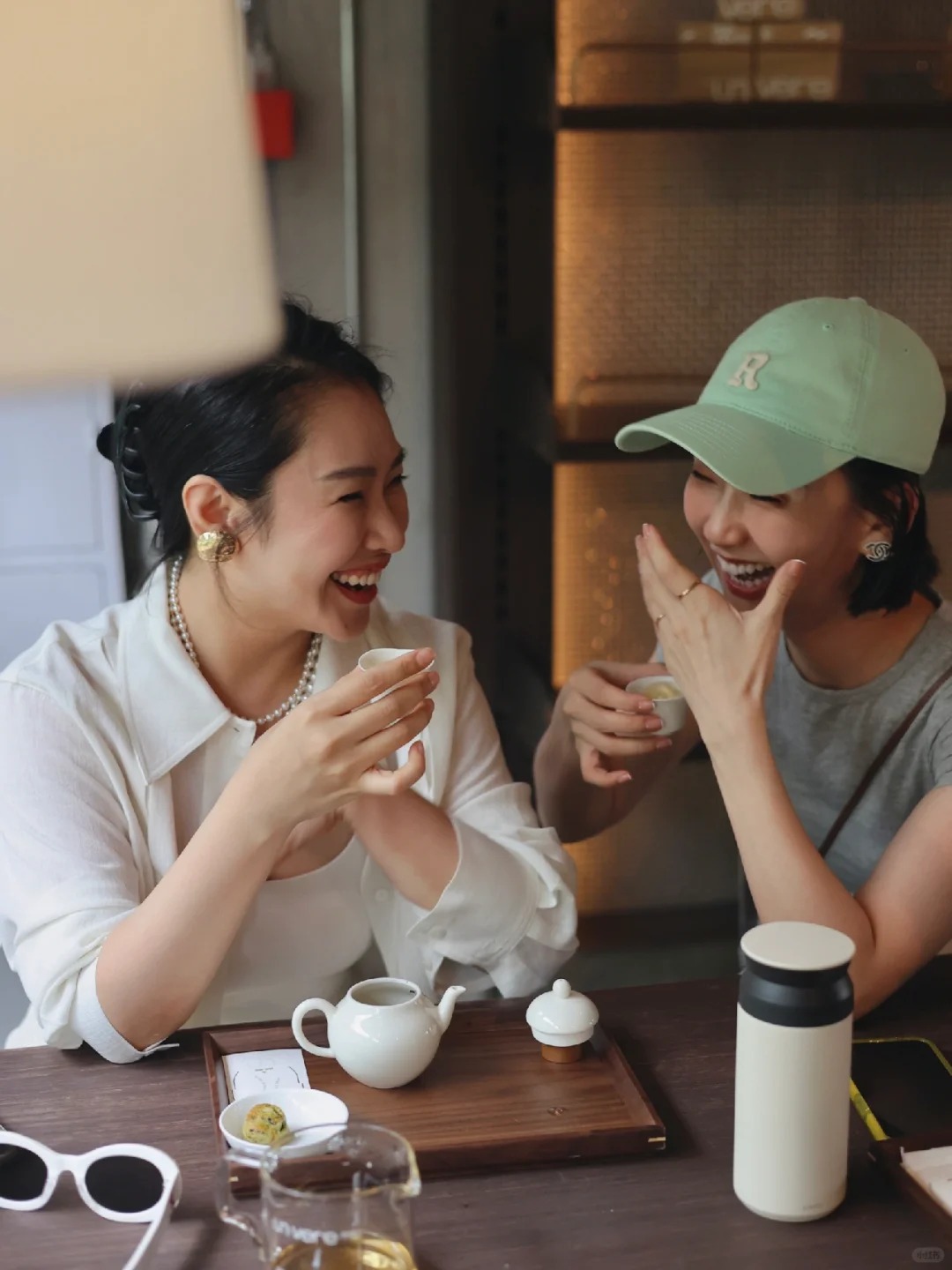 Bước qua tuổi U50 tôi mới nhận ra: Không phải tiền bạc, đây mới là 4 thứ quan trọng ai cũng cần phải để dành- Ảnh 1. Bước qua tuổi U50 tôi mới nhận ra: Không phải tiền bạc, đây mới là 4 thứ quan trọng ai cũng cần phải để dành- Ảnh 1.