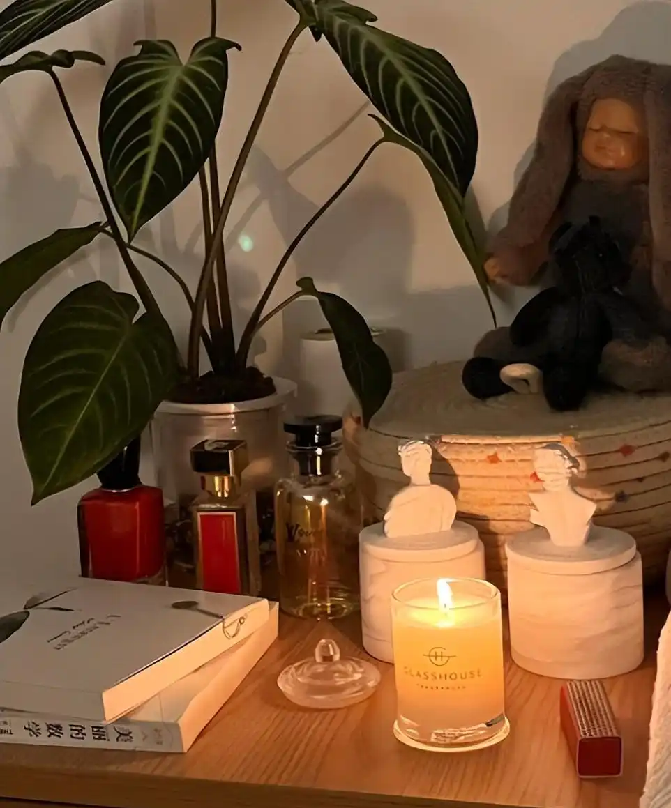 Không phải mê tín, đây là 5 món đồ tuyệt đối không để cạnh giường ngủ: Dễ rước họa vào thân, sức khỏe sa sút- Ảnh 4. Không phải mê tín, đây là 5 món đồ tuyệt đối không để cạnh giường ngủ: Dễ rước họa vào thân, sức khỏe sa sút- Ảnh 4.