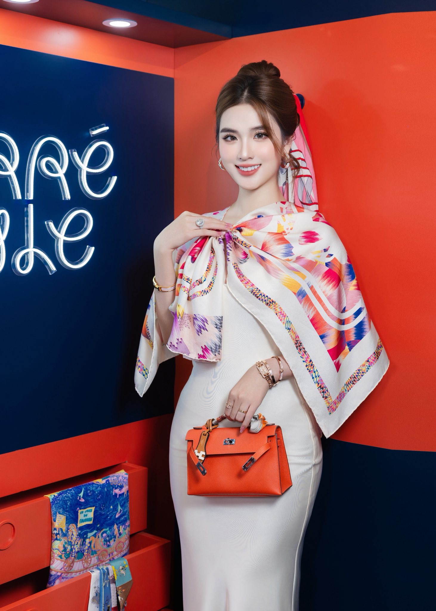 Bức ảnh của Ngọc Loan và ông Chiêm Quốc Thái- Ảnh 6. Bức ảnh của Ngọc Loan và ông Chiêm Quốc Thái- Ảnh 6.