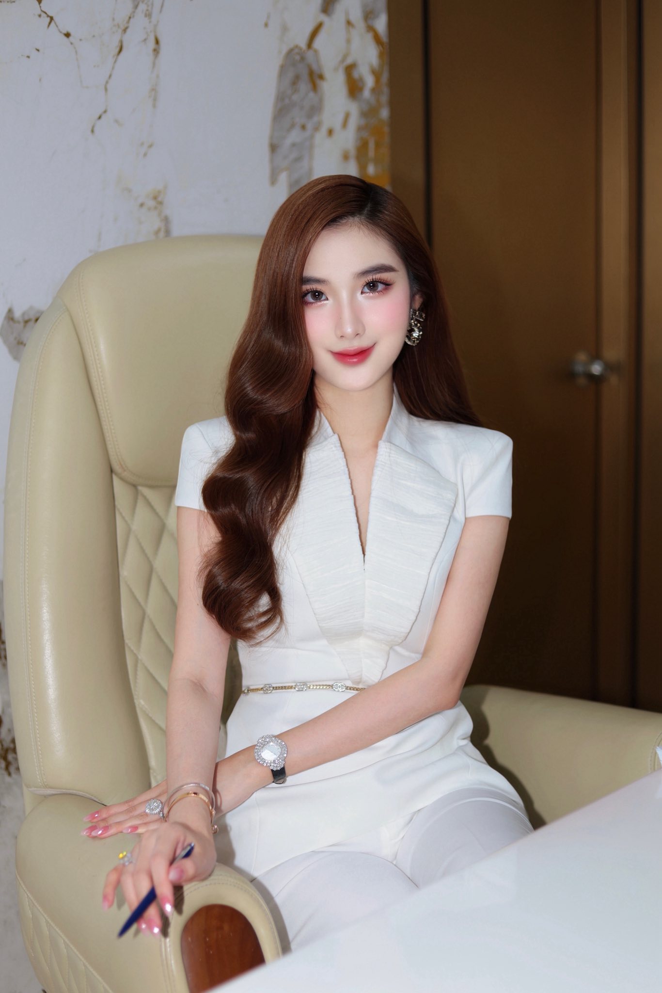 Bức ảnh của Ngọc Loan và ông Chiêm Quốc Thái- Ảnh 3. Bức ảnh của Ngọc Loan và ông Chiêm Quốc Thái- Ảnh 3.