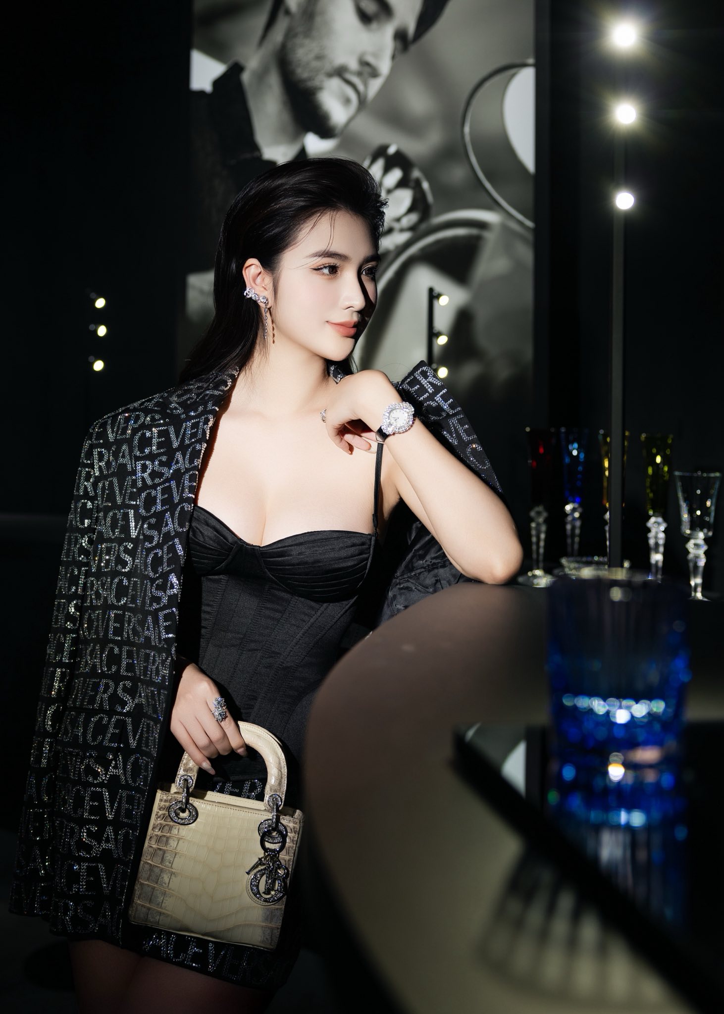 Bức ảnh của Ngọc Loan và ông Chiêm Quốc Thái- Ảnh 5. Bức ảnh của Ngọc Loan và ông Chiêm Quốc Thái- Ảnh 5.