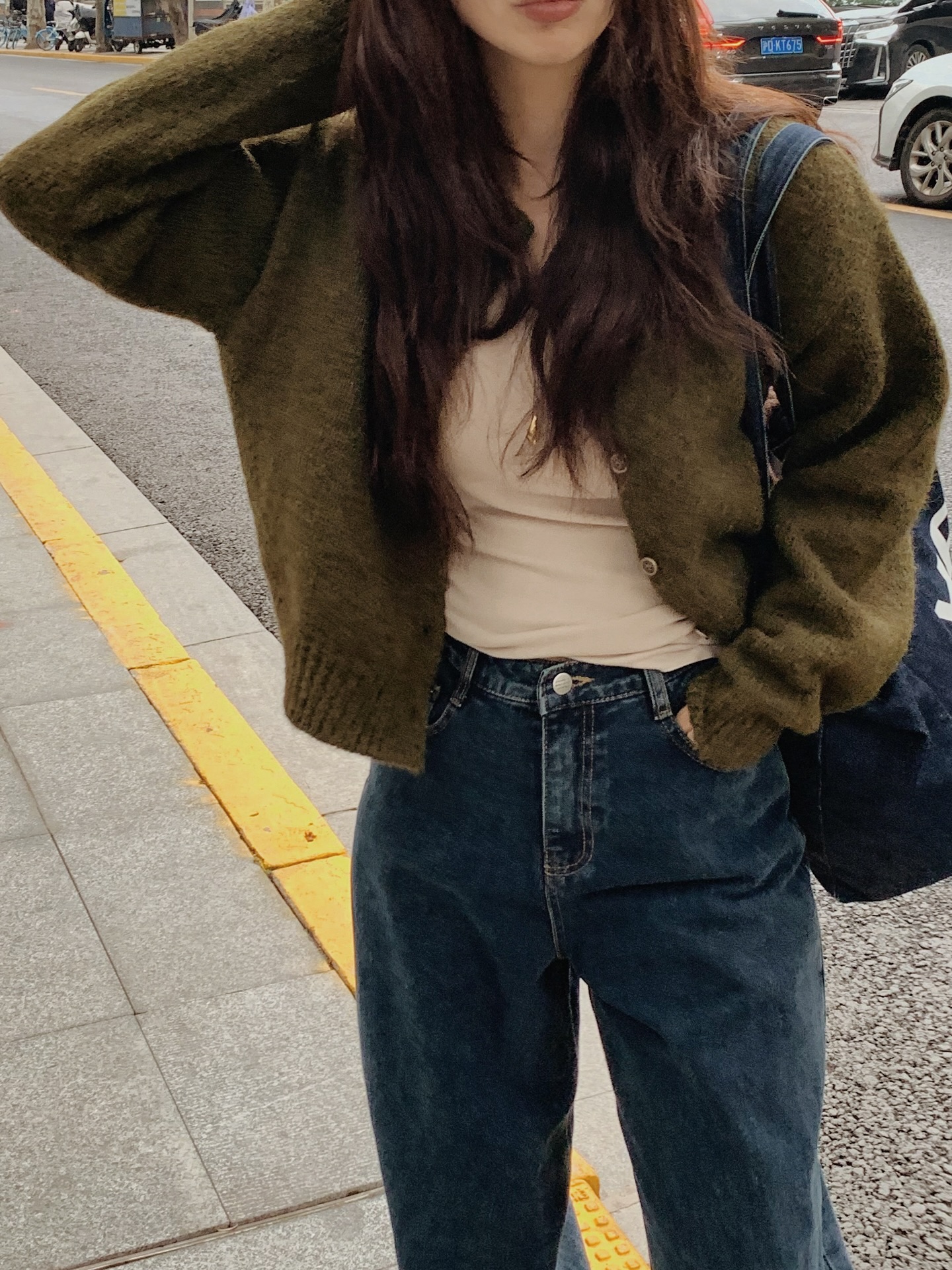 5 mẫu áo khoác hoàn hảo dành cho người cao khiêm tốn, chẳng cần làm gì vẫn sành điệu và tôn dáng- Ảnh 11. 5 mẫu áo khoác hoàn hảo dành cho người cao khiêm tốn, chẳng cần làm gì vẫn sành điệu và tôn dáng- Ảnh 11.