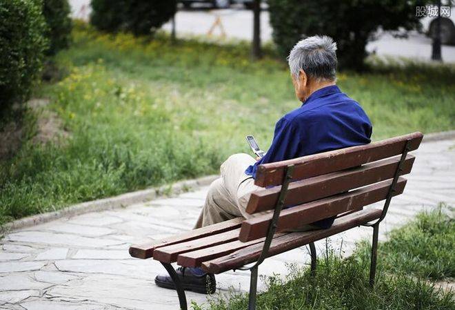 4 sự thật chỉ đến tuổi già mới nhìn thấu, 50 - 60 tuổi vẫn còn kịp chuẩn bị- Ảnh 2. 4 sự thật chỉ đến tuổi già mới nhìn thấu, 50 - 60 tuổi vẫn còn kịp chuẩn bị- Ảnh 2.