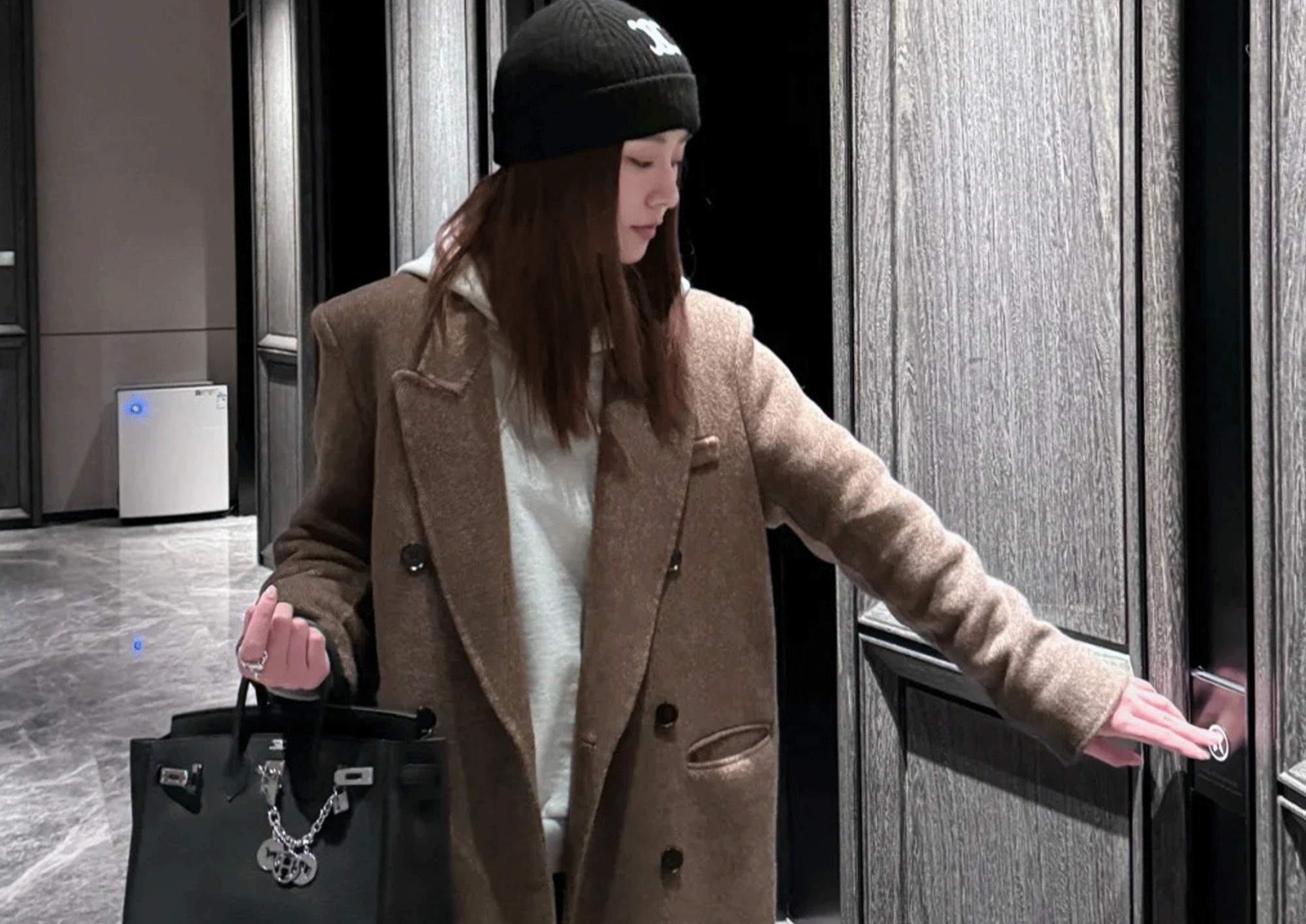 Chi 480 triệu đồng mua Hermès Birkin, cô gái đổi trả 2 lần vẫn chỉ nhận được túi fake liền khởi kiện, tòa tuyên bố: “Phải bồi thường 1,4 tỷ đồng”- Ảnh 2. Chi 480 triệu đồng mua Hermès Birkin, cô gái đổi trả 2 lần vẫn chỉ nhận được túi fake liền khởi kiện, tòa tuyên bố: “Phải bồi thường 1,4 tỷ đồng”- Ảnh 2.