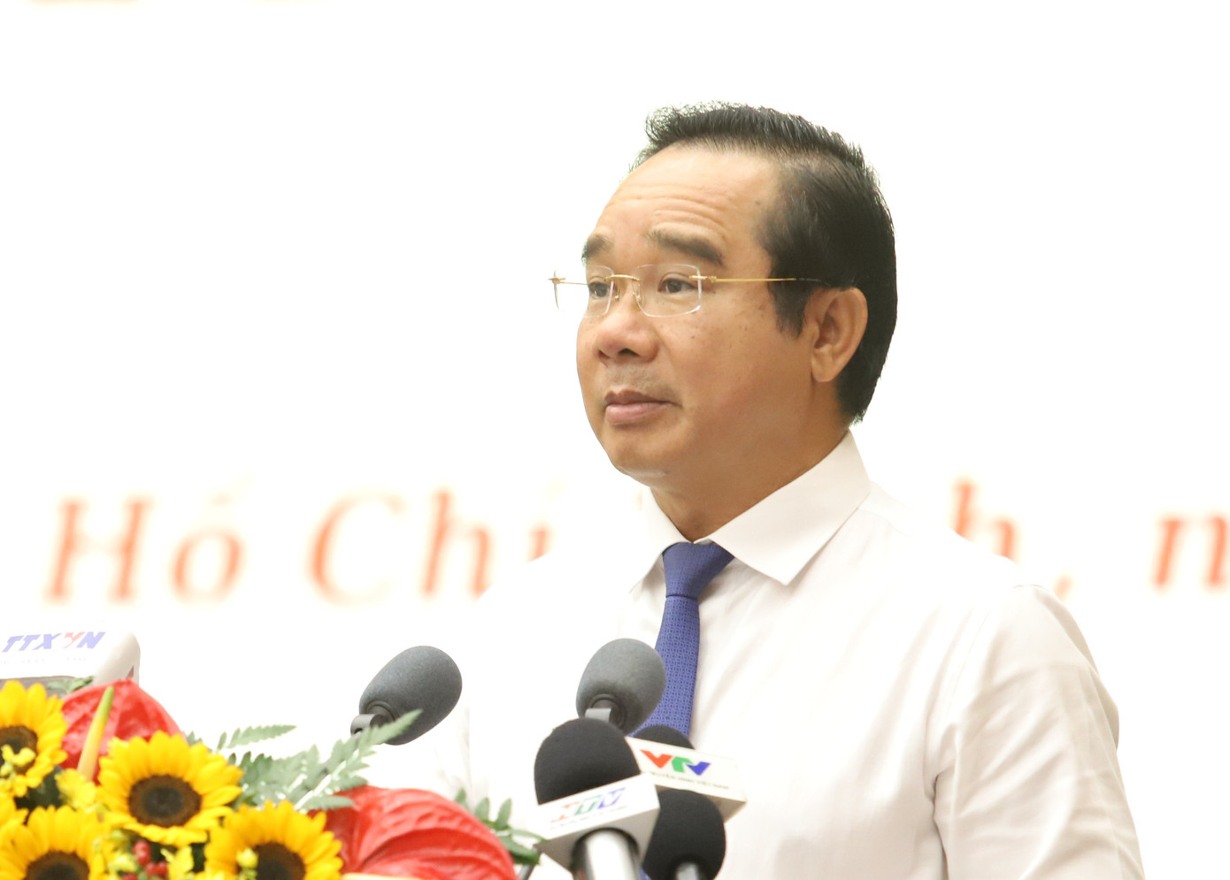 Chủ tịch UBND TP.HCM nói về dự án chống ngập 10.000 tỉ, đường sắt nối sân bay Long Thành- Ảnh 2.